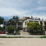 Pe Plaja Nr 9 새턴