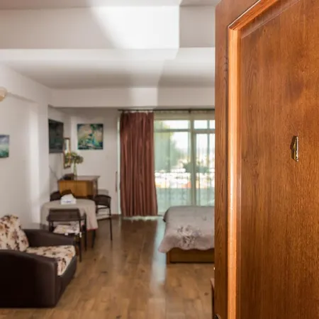 Pe Plaja Nr 9 *