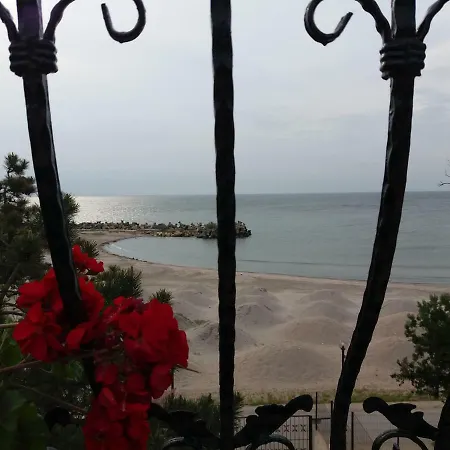 Konukevi Pe Plaja Nr 9 Saturn